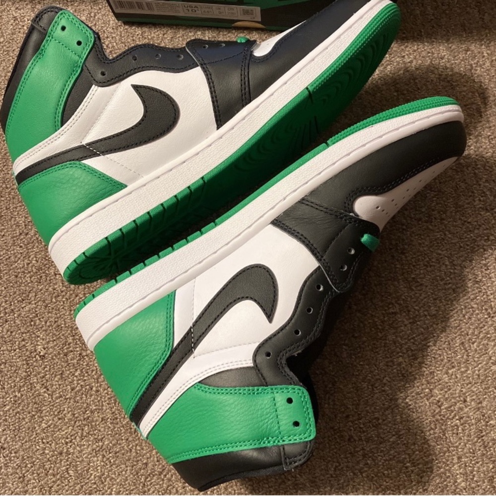 Jordan 1 Retro High OG Lucky Green